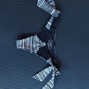 Frankies Bikini Black and White bottoms